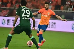 金年会官网首页-转会期山东泰山调整名单以备社区盾，更衣室发声环节打磨，赛场秩序良好，团队化学反应显著