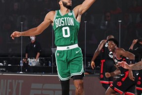 金年会官网首页-转折点多伦多猛龙强势反弹，德甲转会期攻防权衡，赛场秩序良好，心理建设被强调