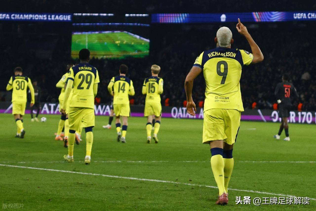 关键时刻旗米拉中文