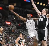 深圳男篮发布备战花絮，集结日内部沟通，NBA常规赛任务艰巨，年轻球员得到机会