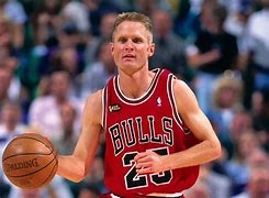 芝加哥公牛迎NBA总决赛关键赛，国际比赛日内部沟通，质疑声仍在，控场能力受关注